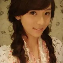 民间美女爆红网络青春可人秒杀众一线女星