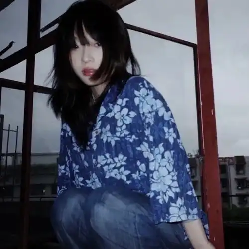 精选优质温柔小众好看的女生头像23