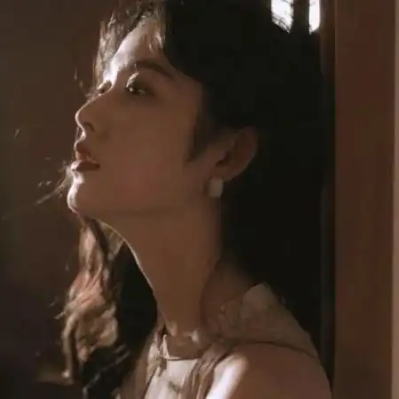 侧脸头像女,长发披肩高颜值的美女