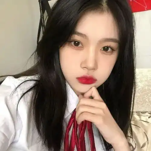 草地里的爱情,女生头像