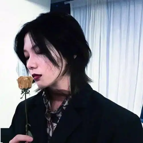 头像我保持开心的方式逼自己想开