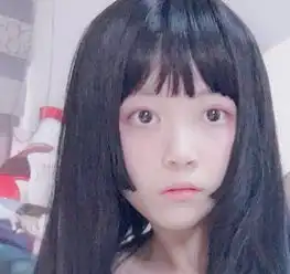 有谁知道这个女生啊,好像叫什么小奈奈的,求大神解答一下