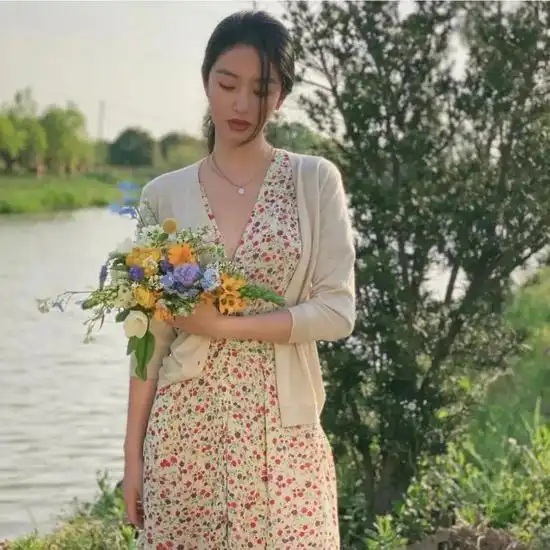 这位90后小花靠绝美旅拍出圈了