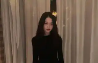 组图王菲女儿李嫣晒美照浓妆艳抹气质高冷星范儿十足