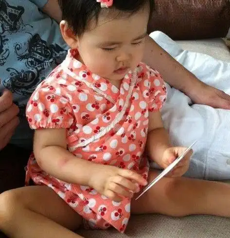 曹格女儿小s女儿被批丑丑萌明星宝宝pk