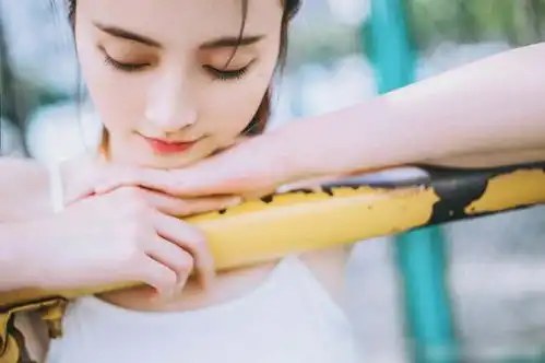 亲热之后,如果女人有这三个动作,意味着对你只是玩玩而已