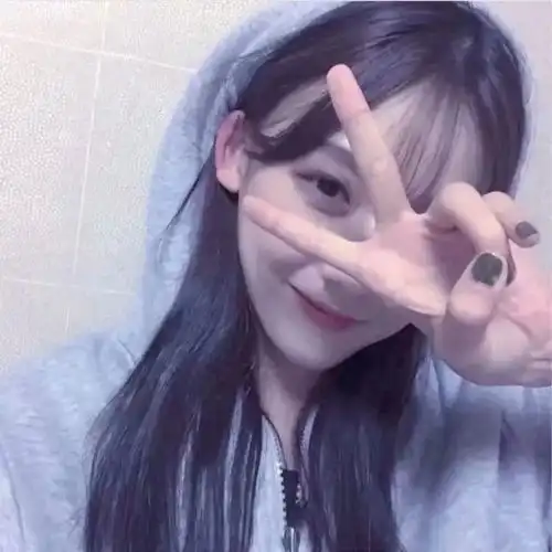 头像丨请戴上泳镜来见我以免突然坠入爱河