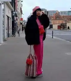 欧美头像女背着包上学