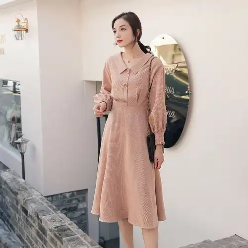 轻熟优雅的连衣裙搭配,这样穿女人味尽显