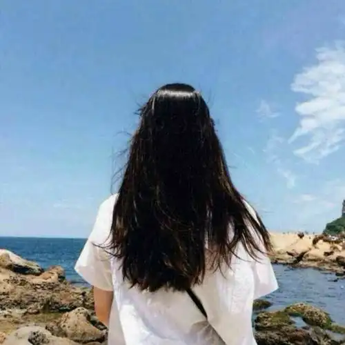 头像女背影霸气带字郑先生
