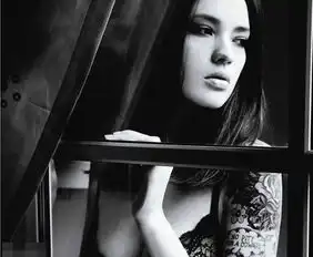 俄罗斯个性美女摄影师irachernova纹身写真