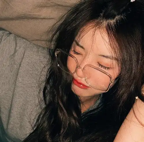 ins风女生头像丨其实生活也并没有太糟糕