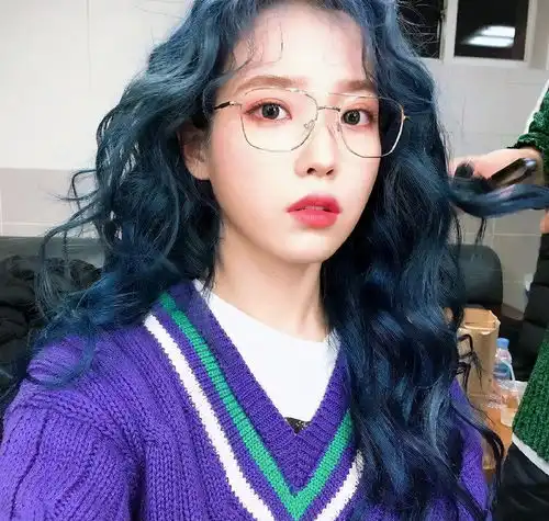 周扬青未p生图也太虐了脖子短到没边了,这造型真的一言难尽