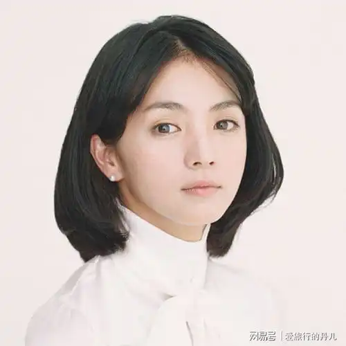 满岛光全日本最好看的短发女孩,真是一个穿搭高手少女感十足