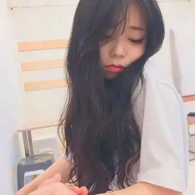 头像女伤感想哭的感觉冷淡伤感的匿名者