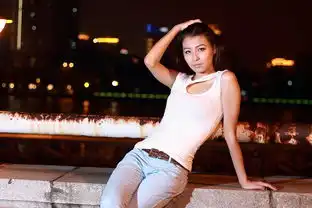 火辣身型吸烟的女孩