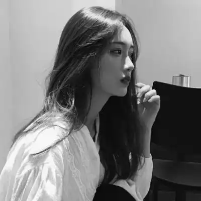 最新独一无二的黑白女生头像高冷范何必伤了自己成全别人