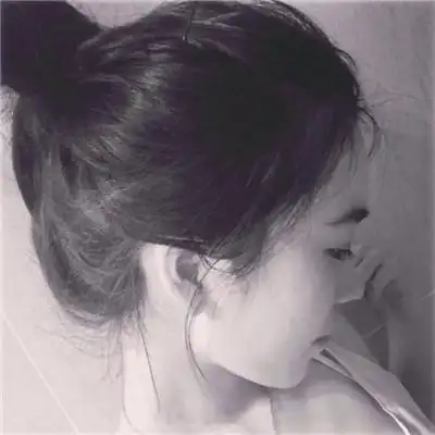 女生颓废的头像图片逆命而生的女生命硬