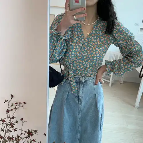 长短袖碎花雪纺衫女2020夏季新款v领宽松短款小蓝花小衫气质绑带