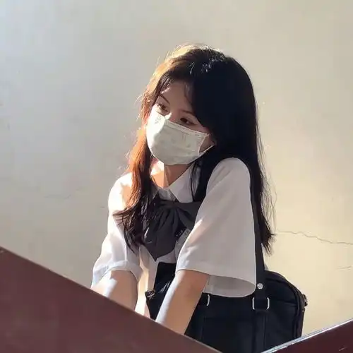女生头像疫情防控请带好口罩哦1