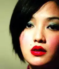 甜美vs狐媚女星催情美妆大pk