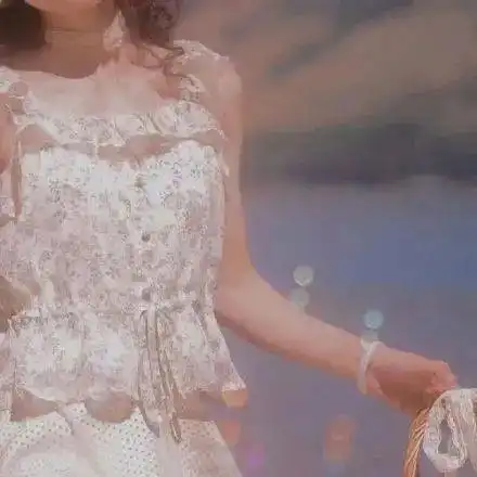 头像这个星球偶尔脆弱而我也偶尔想与你沉没