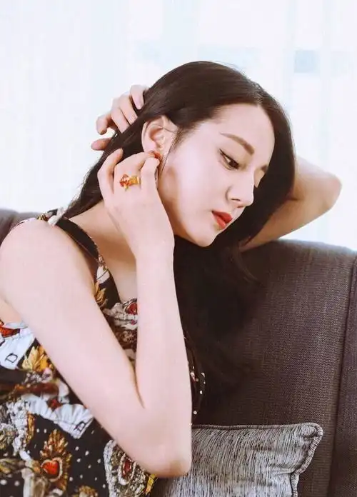 初中女生自认为很仙气的4种行为,其实遭老师和同学反感