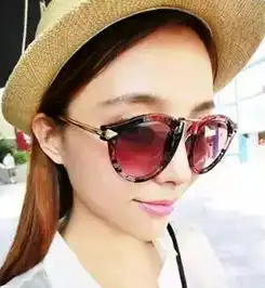 这样的发型加墨镜,让女人一秒钟变美