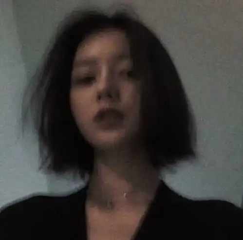 复古暗黑风丧系女生头像