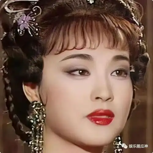 70岁刘晓庆素颜照,因拉皮导致长成如来佛祖一样的大长耳朵