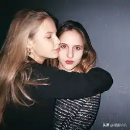 头像满地都是月光,只有你是月亮