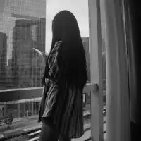 微信头像女高冷黑白有关