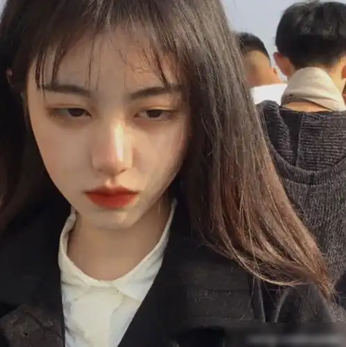 可爱小女孩头像大眼睛朴