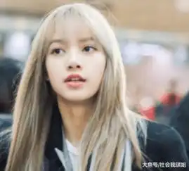 22岁泰国银发女孩酷似真人芭比,当关掉滤镜,与真人无样