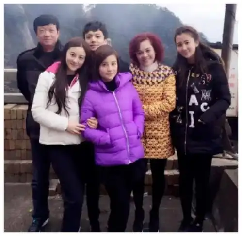 5个被亲妈毁掉的女星,林妙可算好的,梅艳芳最惨,徐婷26岁离世