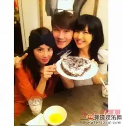 女星合照让闺蜜变饼脸心机颜值都靠拼