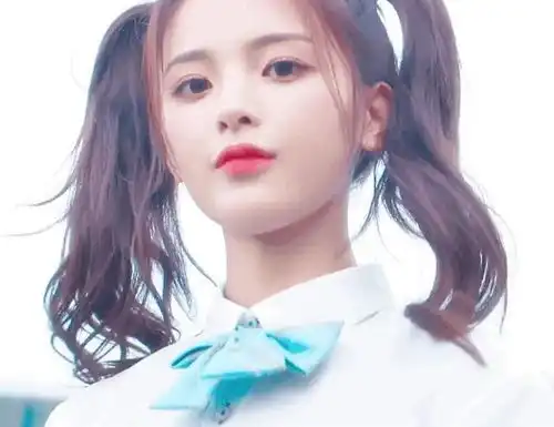 没钱没背景没学历的00后女孩们混娱乐圈能有多惨