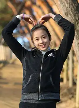 韩国艺术体操萝莉孙妍在曝吐舌卖萌秀可爱私房照