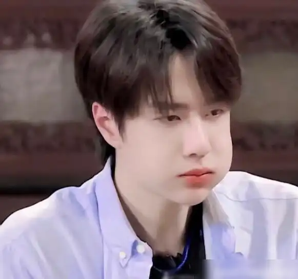 王一博的奶膘,真的是无人能敌,太可爱了