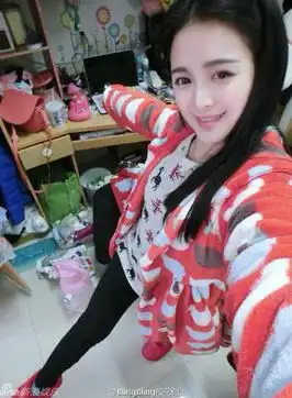 中国评论新闻昌大校花张冰婧曝清纯照浓眉大眼爱卖萌