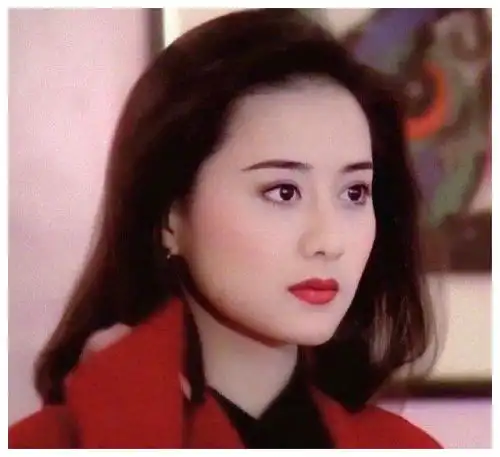 琼瑶女郎陈德容因9岁照片被星探挖掘,嫁入豪门后事业受挫