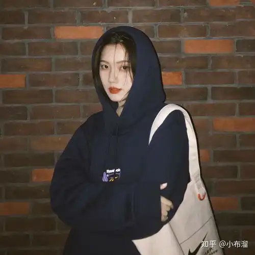 有没有好看的女生卫衣店铺推荐