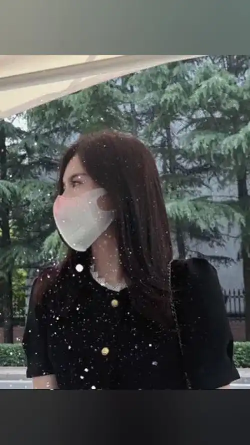整个施暴过程看得我不敢呼吸,大家都说女孩子要保护好自己,可是从来没有人教过男生要尊重女性,性别不是原罪,恶才是