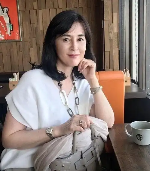 中年女人想找男人的时候,经常会说五句话,情商低的男人听不出来