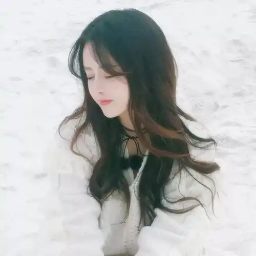 头像女2020年最火伤感