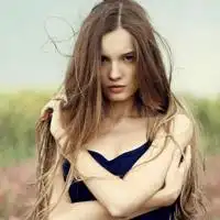 头像女的欧美风qq皮肤