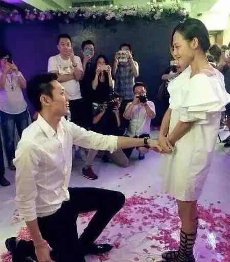 她是佛系琼瑶女神,和男友同居7年却遭劈腿,今嫁富二代被宠少女