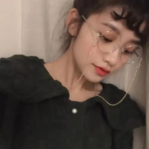 女头像网红男人