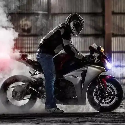 这个摩托车装备不能少,不止酷帅还有安全