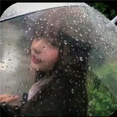 带有一丝伤感的撑伞女头雨中撑伞爆漂亮的女头合集